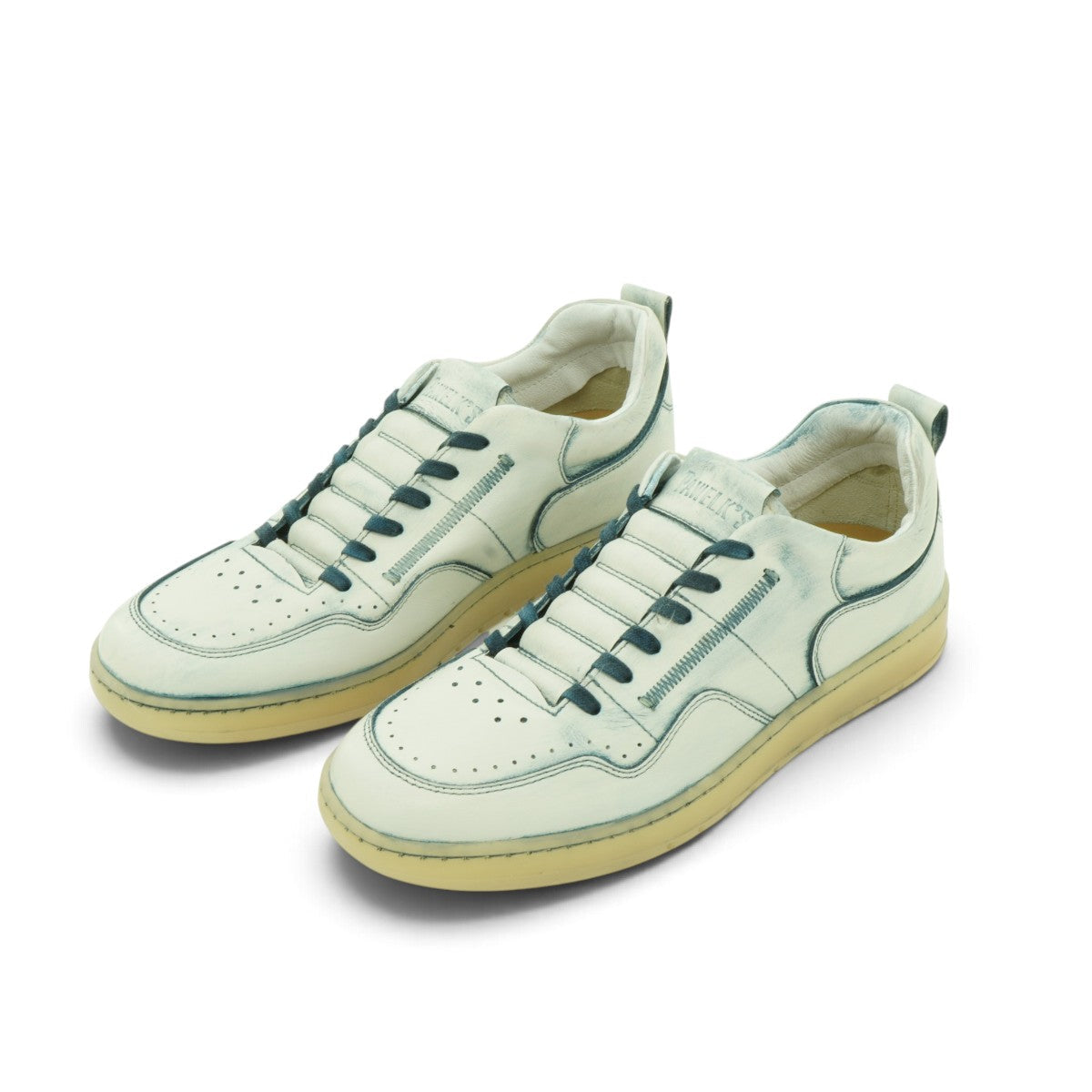 EV Low-top Leather Sneaker