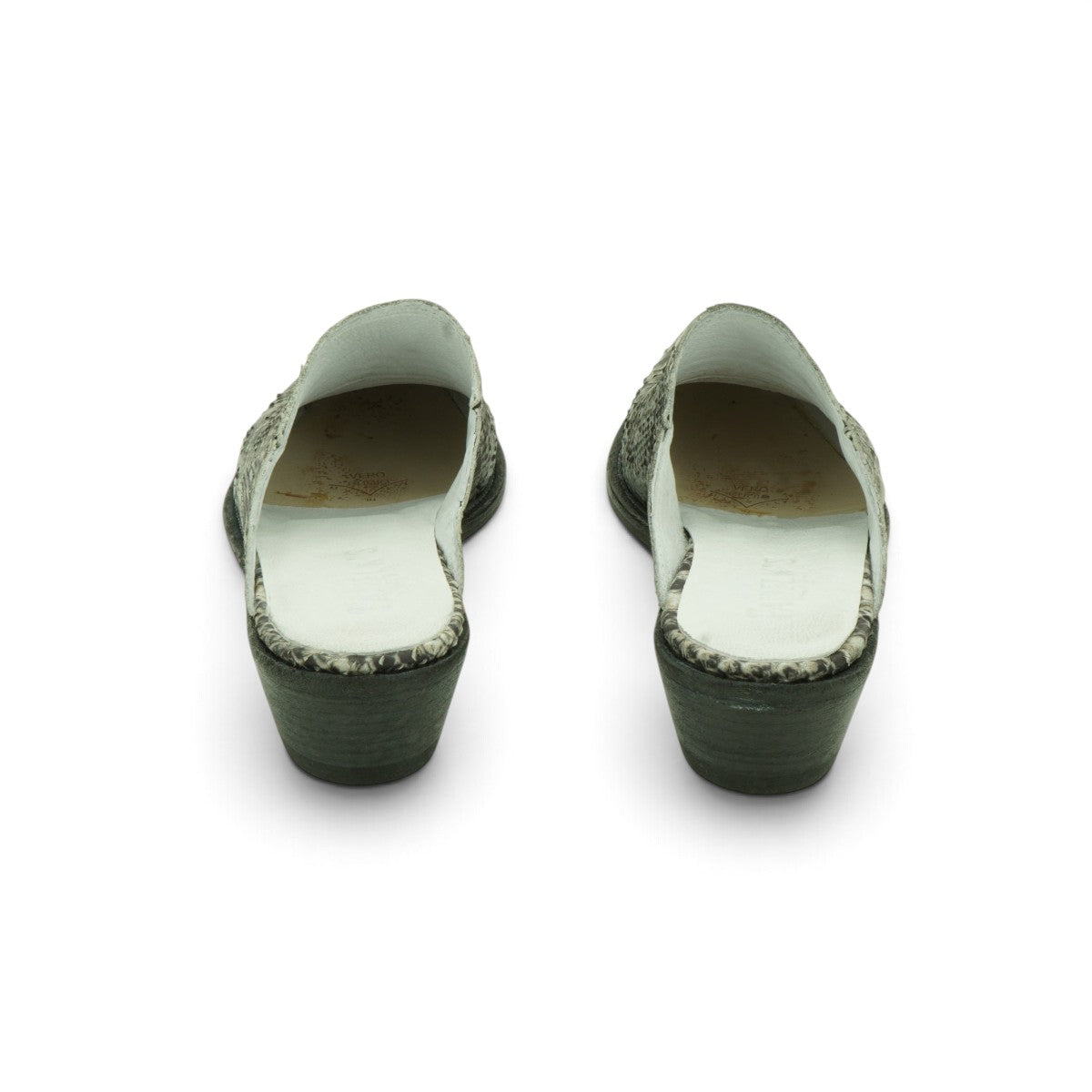 EV Pointed-toe Mule in Striking Grey Snake-print