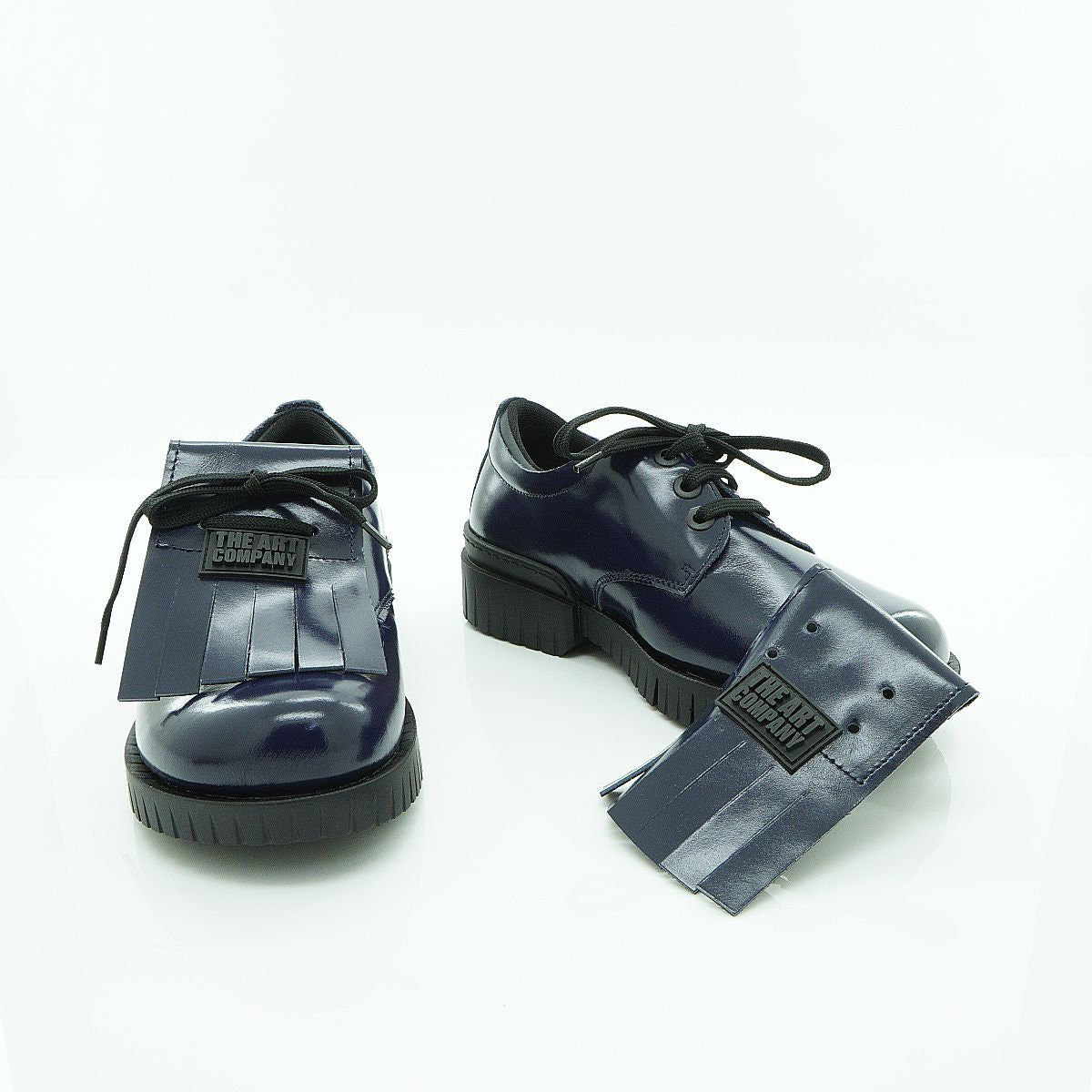 Art Kiltie Lace-up Shoe in High-shine Navy
