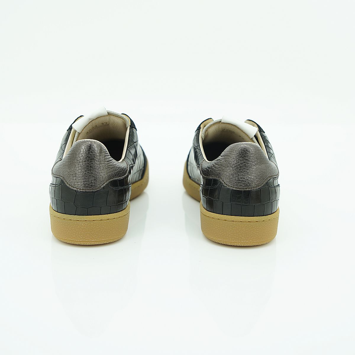 Wonders Court Sneaker in Black