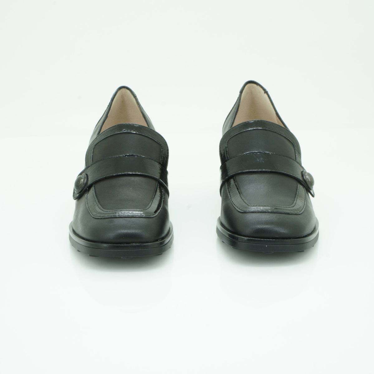 Hispanitas Pointed Toe Court Shoe in Smooth Black