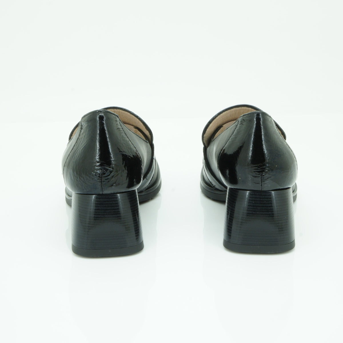 Hispanitas Pointed Toe Court Shoe in Smooth Black