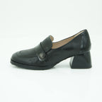 Hispanitas Pointed Toe Court Shoe in Smooth Black
